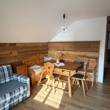 Apartmán Almhaus Bachmann *