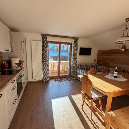 Apartmán Almhaus Bachmann *